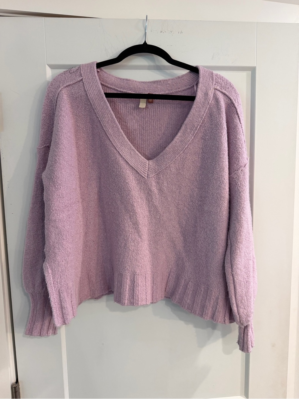 Pilcro V-Neck Lavender Knit Sweater size M